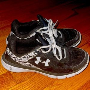 Under Armour women’s size 8